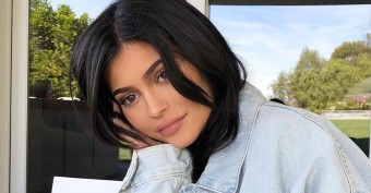 Η Kylie Jenner δημοσίευσε φωτογραφία της κόρης της!